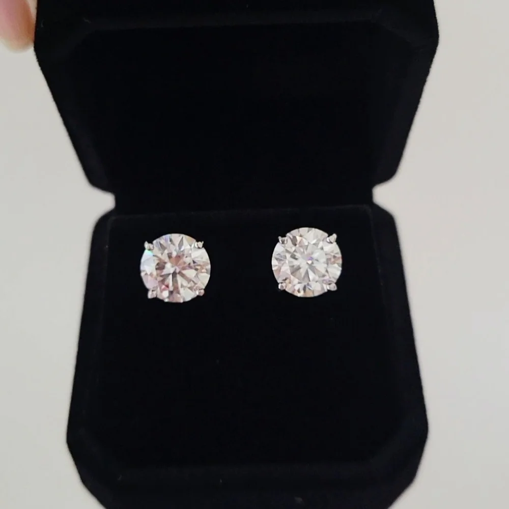 Elegant 6ct Certified Moissanite Silver Stud Earrings - Picture 3 of 8